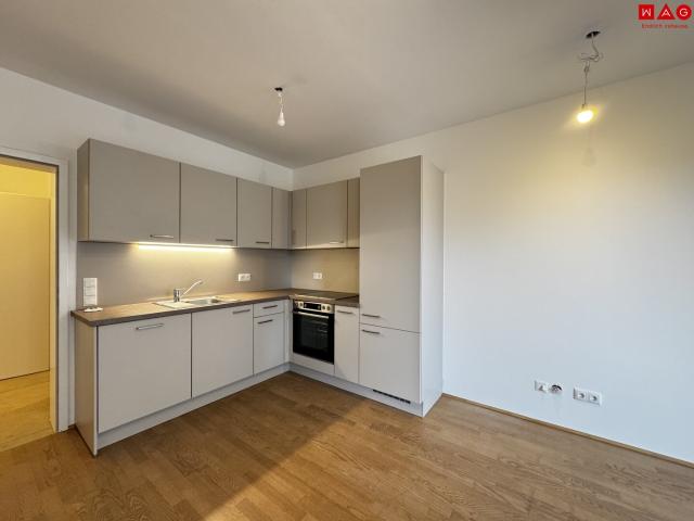 erstbezug: 2 zimmer wohnung mit innenhofbalkon!