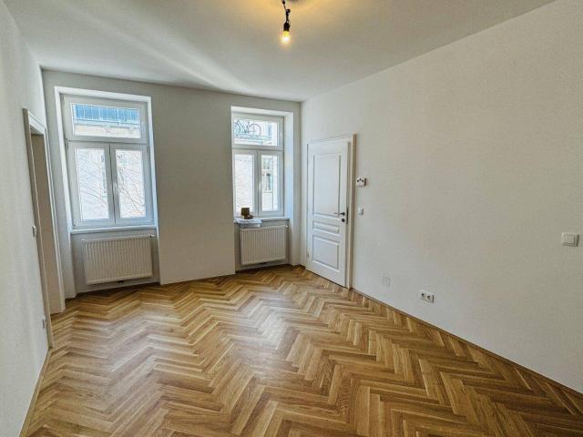 ERSTBEZUG! Charmante 2 Zimmer Altbauwohnung + JETZT UM 229.000€ zuschlagen! + Schallisolierte Fenster! + Zentrale Lage!