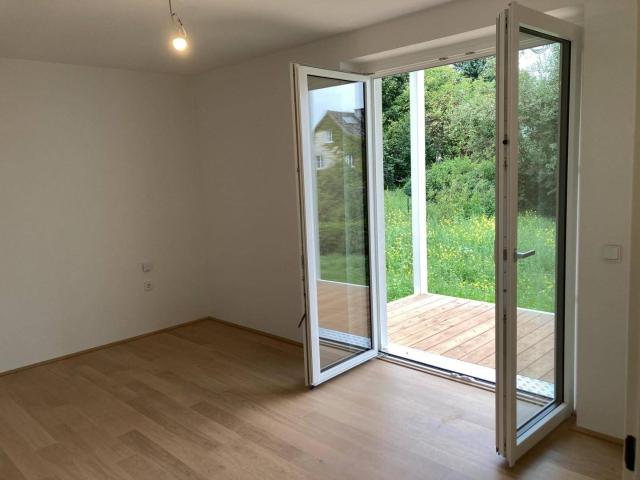 Erstbezug Gartenwohnung Zweiraumwohnung inkl. weißer Tischlerküche