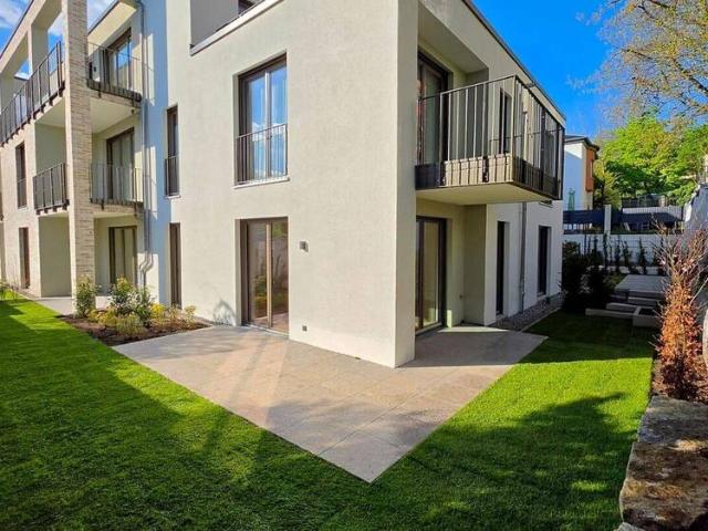 Großzügige moderne Gartenwohnung mit Terrassen im Erstbezug