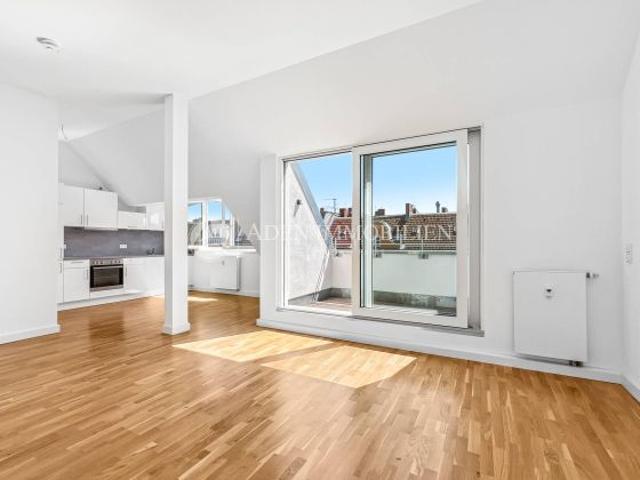 Erstbezug! DG Wohnung in Toplage Friedrichshain – 2 Zi, EBK, hell & straßenblickfrei!