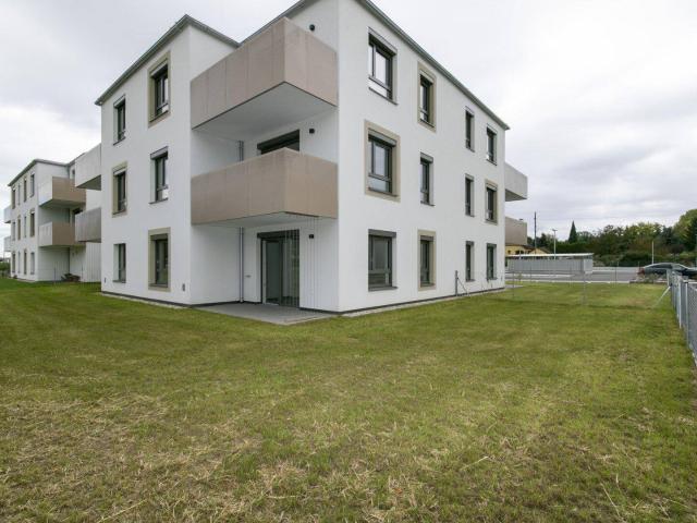 ERSTBEZUG: Eckwohnung mit großen Garten