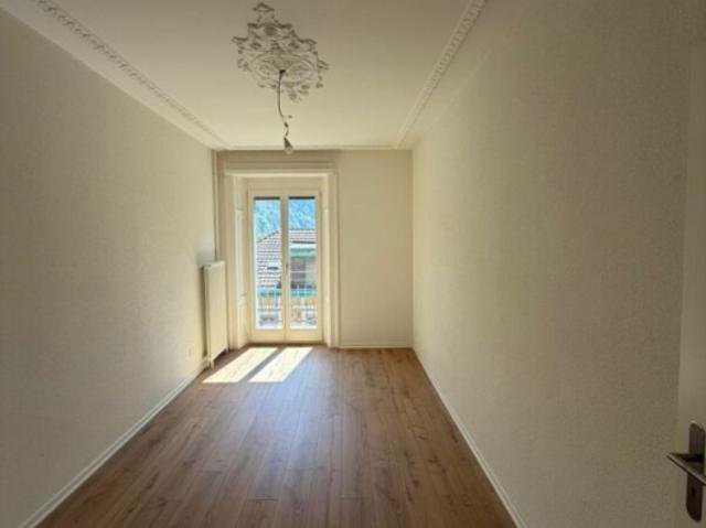 Erstbezug frisch sanierte 5.5 Zimmer Wohnung mit Balkon jetzt zu vermieten!