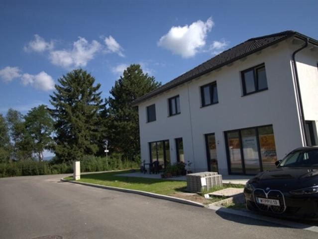 Erstbezug in EBENFURTH! Doppelhaushälfte mit Garten & 116 m² Wohnfläche – Jetzt besichtigen!