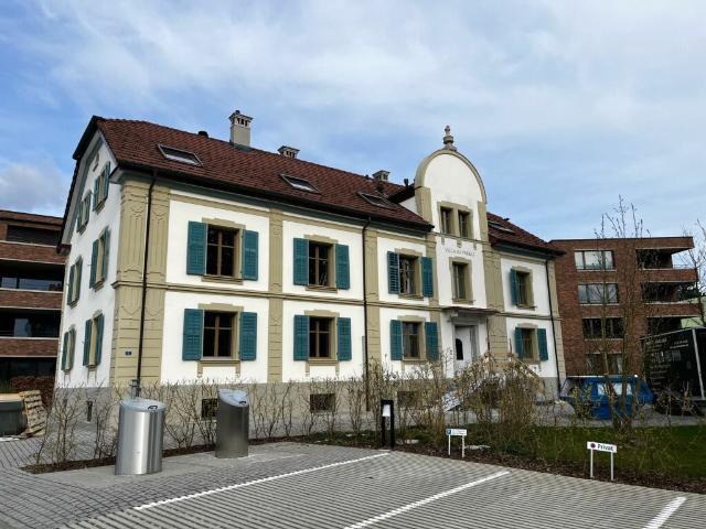 Erstbezug in historischer Villa ideal auch für WG 2 Bäder