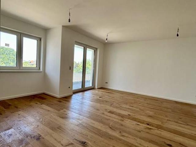 Erstbezug in Mannswörth: Moderne 2 Zimmer Wohnung mit Balkon