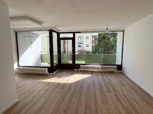 Erstbezug Moderne 3 Zimmer Wohnung mit großer Loggia & Kellerabteil