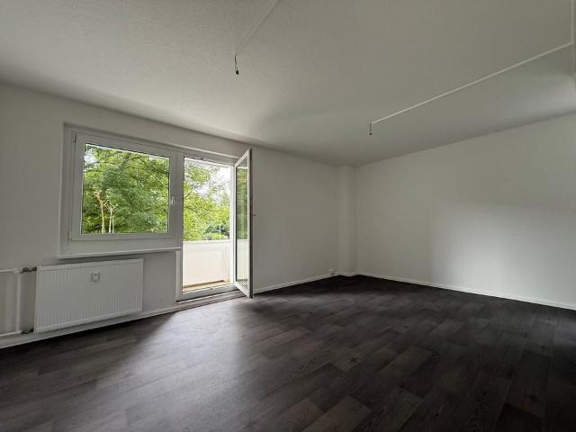 Erstbezug nach Sanierung* 1 Raum Wohnung im ersten OG