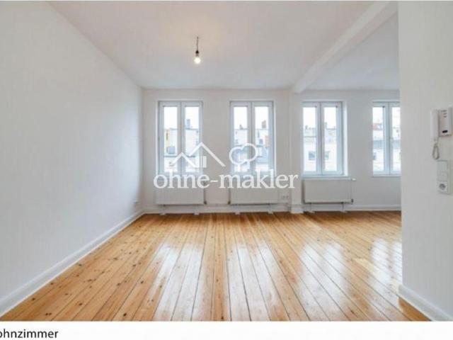 Erstbezug nach Sanierung: Moderne 2,5 Zimmer Altbauwohnung