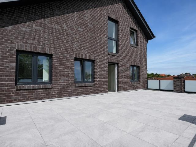 Erstbezug Neubauwohnung mit Einbauküche, Dachterrasse mit Markise und PKW Stellplatz in Altenoythe