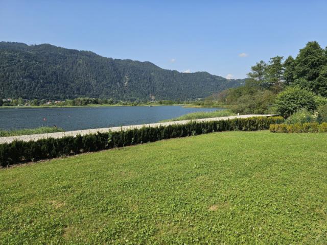 ERSTBEZUG Seebungalow mit eigenem Seezugang Ossiacher SEE