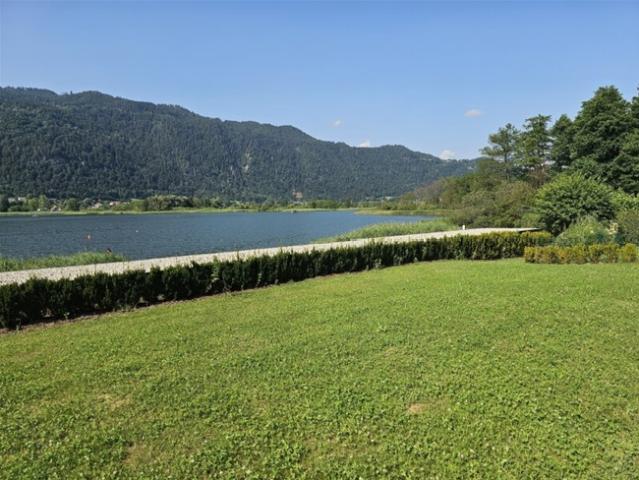 ERSTBEZUG Seebungalow mit eigenem Seezugang Ossiacher SEE