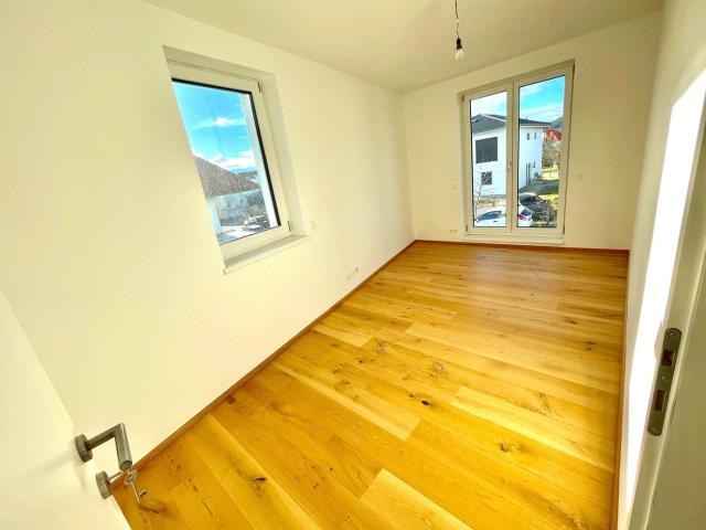 ERSTBEZUG! Platz für die Familie mit großzügiger Raumordnung und großer Dachterrasse