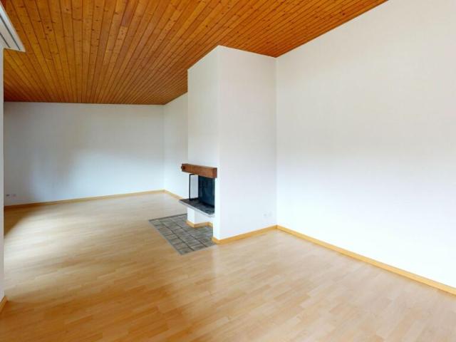 Erstklassig Gepflegtes MFH an ruhiger Lage zu verkaufen