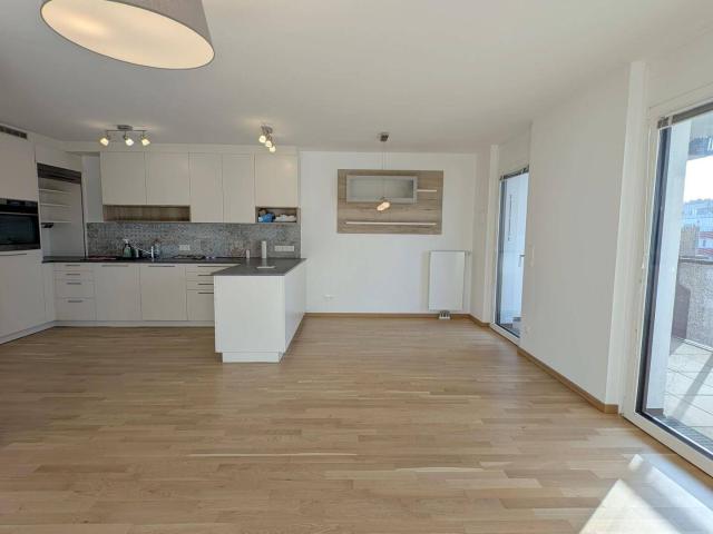 Erstklassige 3 Zimmer Wohnung mit Balkon nahe Rathauspark in Schwechat zu mieten