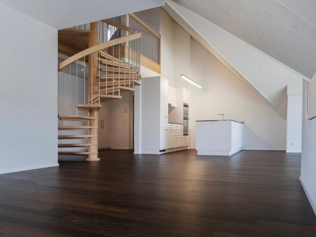 Erstklassige 4.5 Zi. Maisonette Dachwohnung