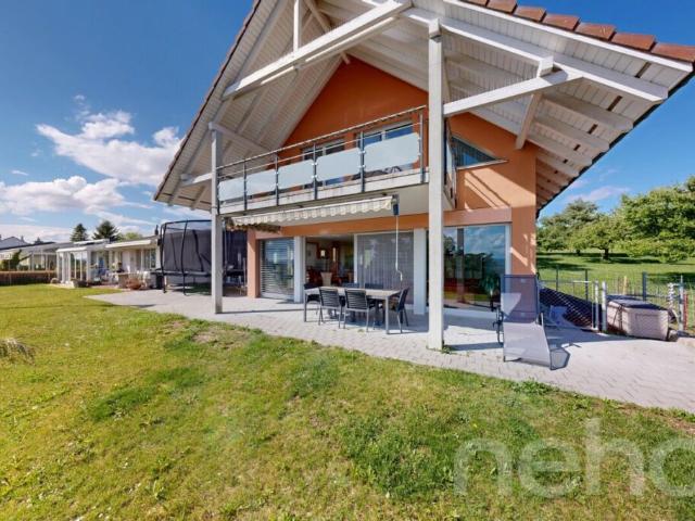 Erstklassiges 7.5 Zimmer Einfamilienhaus mit unverbaubarer Aussicht