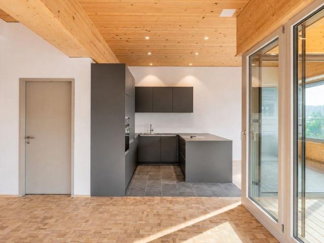 Erstvermietung: Attraktive 4.5 Zimmer Wohnung auf dem Gewerbeareal,Gewerbepark Station Nänikon'