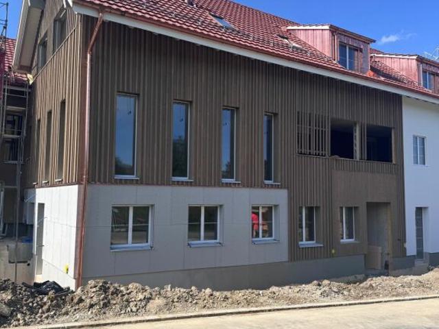 Erstvermietung moderne 2.5 Zimmer Wohnung an ländlicher Lage