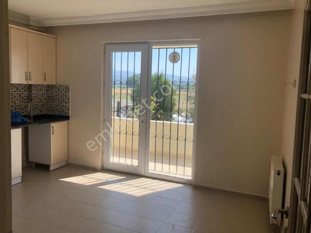 Ersay'dan Kiralık 3+1 yüksek Giriş hamidiye Mh. cadde Üstü