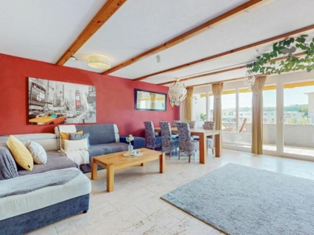 ERSCHWINGLICH UND ATTRAKTIV: 5.5 ZIMMER MAISONETTEWOHNUNG