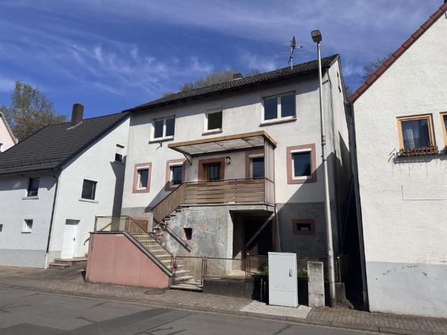 Erschwingliches Einfamilienhaus mit Garten. ideal für Handwerker!