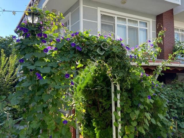 Ersin Emlak İstanbul yeniçiftlik'te Site İçinde Eşyalı Villa
