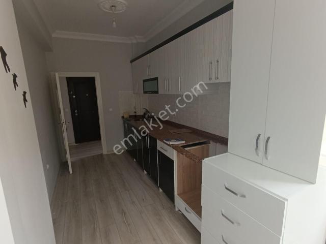 Ertuğrul Gazi İmam Hatip Lisesine Yakın Kiralık 2+1