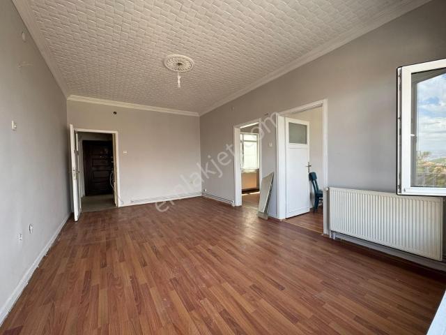Ertuğrulgazi Mah 50. Yıl Parkı Dibi Satılık 3+1 Daire