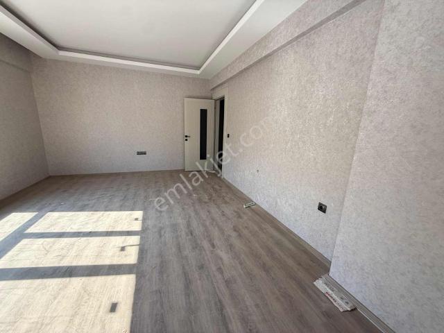 Ertuğrulgazi Mah'de Satılık 2.5+1 1.kat Sıfır Daire 110 M2