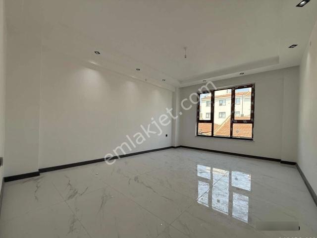 Ertaş Caddesi Ve Aquapark Yakını 2+1 110m2 Özel Garajlı Daire