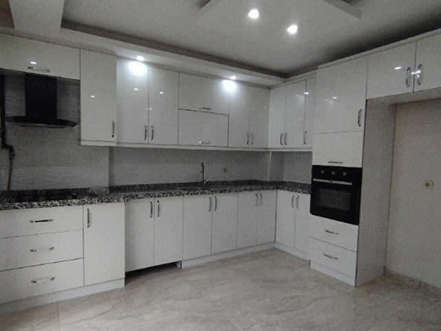 ERTAŞ EMLAK'TAN ERGENEKON'DA SİTE İÇERİSİNDE 3+1 ARAKAT FIRSAT DAİRE