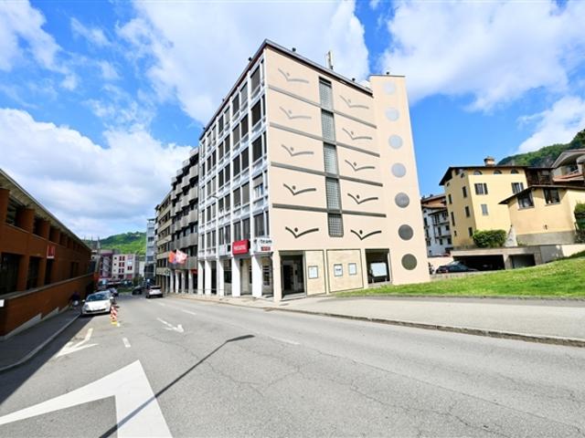 Erträgliche Immobilien mit Büros und Gewerbeflächen