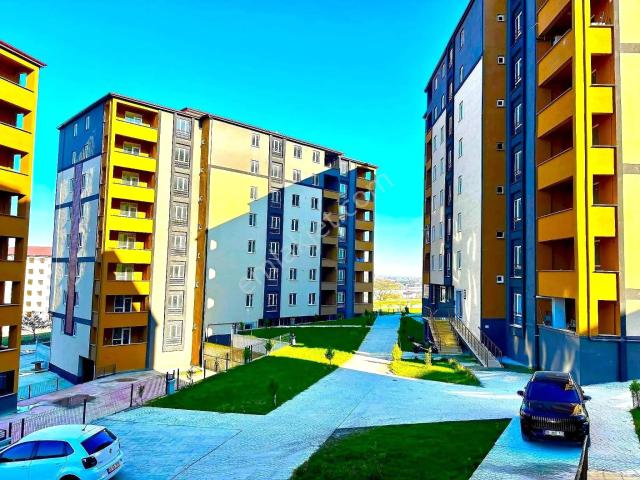eryıldız Gayrimenkul'den*site İçinde Kiralık Balkonlu Lüx 2+1