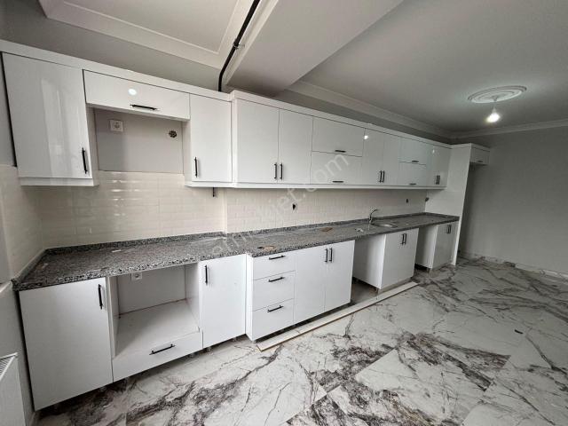 eryıldız İnşaat'tan*acill Okullar Bölgesinde İskanlı K.otoparklı 110m2 Lüks 2+1