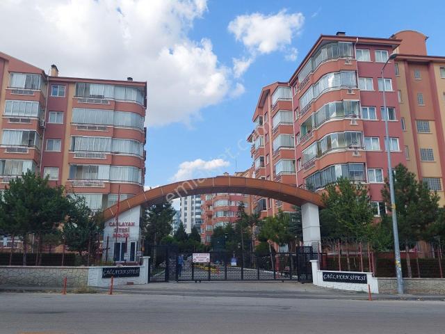 Eryaman Ata Mah. Site İçi Ebeveyn Banyolu Kiralık 3+1 Daire