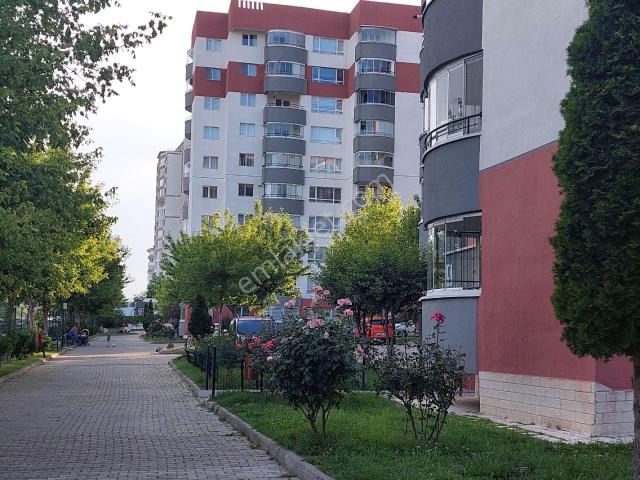 Eryaman Ata Mahallesi Site İçi Ara Kat Boş Kilerli Satılık 3+1 Daire