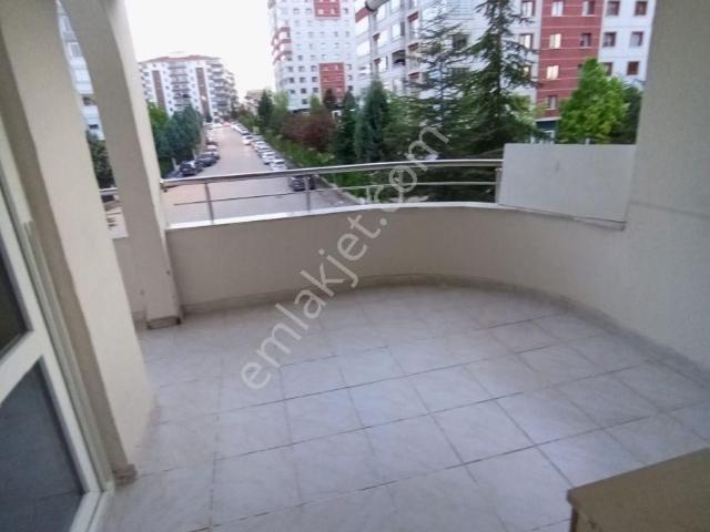 Eryaman Consept İş Merkezi Yanı Kiralık 3+1 Arakat