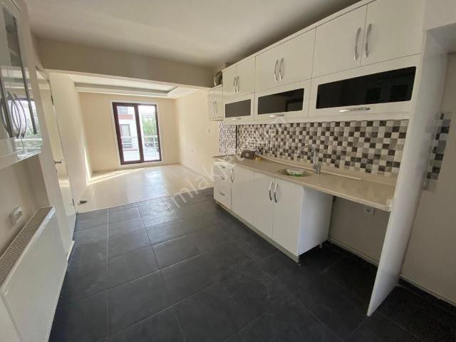 Eryaman Güzelkent Mhde 3 Katlı Otoparklı Teraslı Yapılı Villa