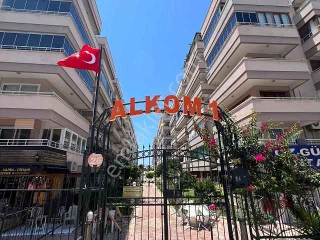 Ewax Property'den Mahmutlarda Denize Sıfır Deniz Manzaralı Daire