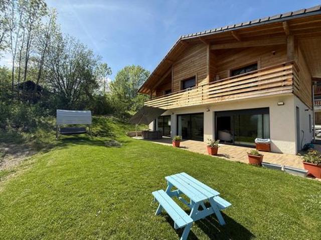 Et si vous preniez votre petit déjeuner face à une vue panoramique sur les montagnes