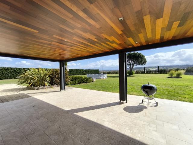 ETOILE. MAISON DE FAMILLE DE 270 m2. RENOVEE EN TOTALITE. MODULABLE. PARC CLOS DE 5030 m2