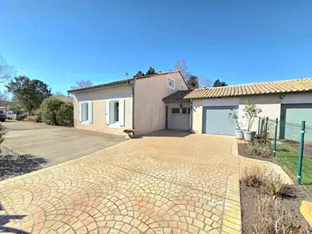 Etauliers 33820 Achat / Vente maison 5 pièces t5 terrasse parking