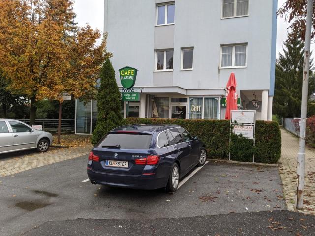 Etabliertes Café / Geschäftslokal in Bester Lage, Nähe Lkh Umbau zu Physiotherapiestudio oder Praxis Möglich