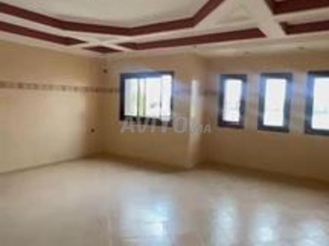 Étage de villa vide pour location longue durée