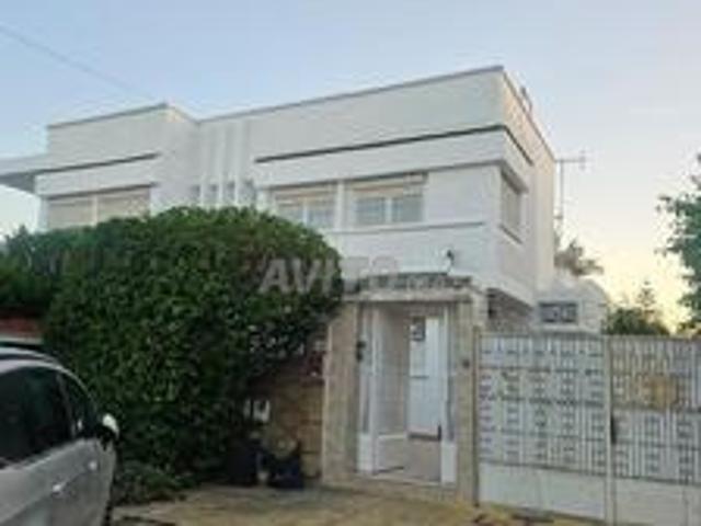 Étage de villa à louer – Spacieux et lumineux