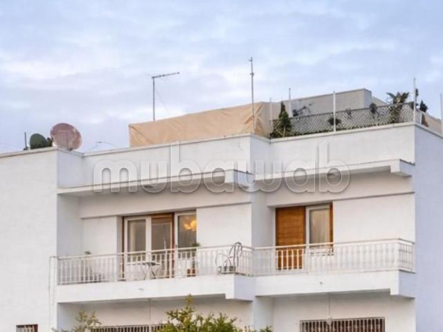 Étage de villa à usage bureau ou habitation à louer