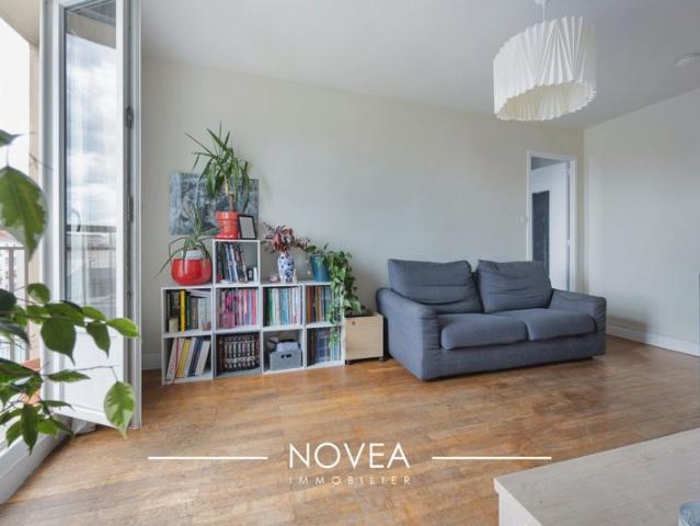 ETAGE ELEVE ECOLE ET HOPITAUX