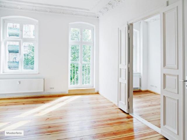 Etagenwohnung in 23566 Lübeck, Folke Bernadotte Str