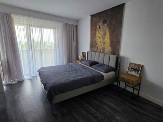 Etaj vilă, 2 dormitoare, 100 mp, terasă, grădină 700 mp